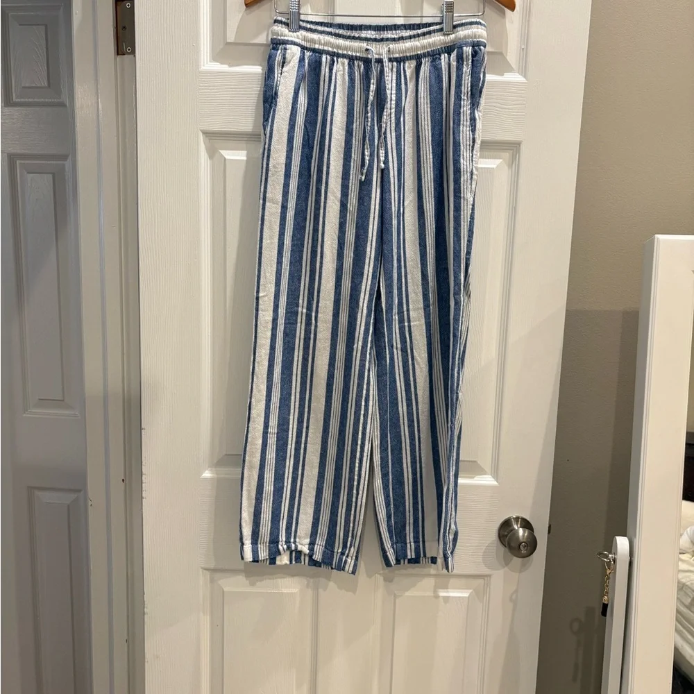 Old Navy linen Striped Blue and White Pants - Picture 6 of 10